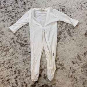 Zippered footie in cloud